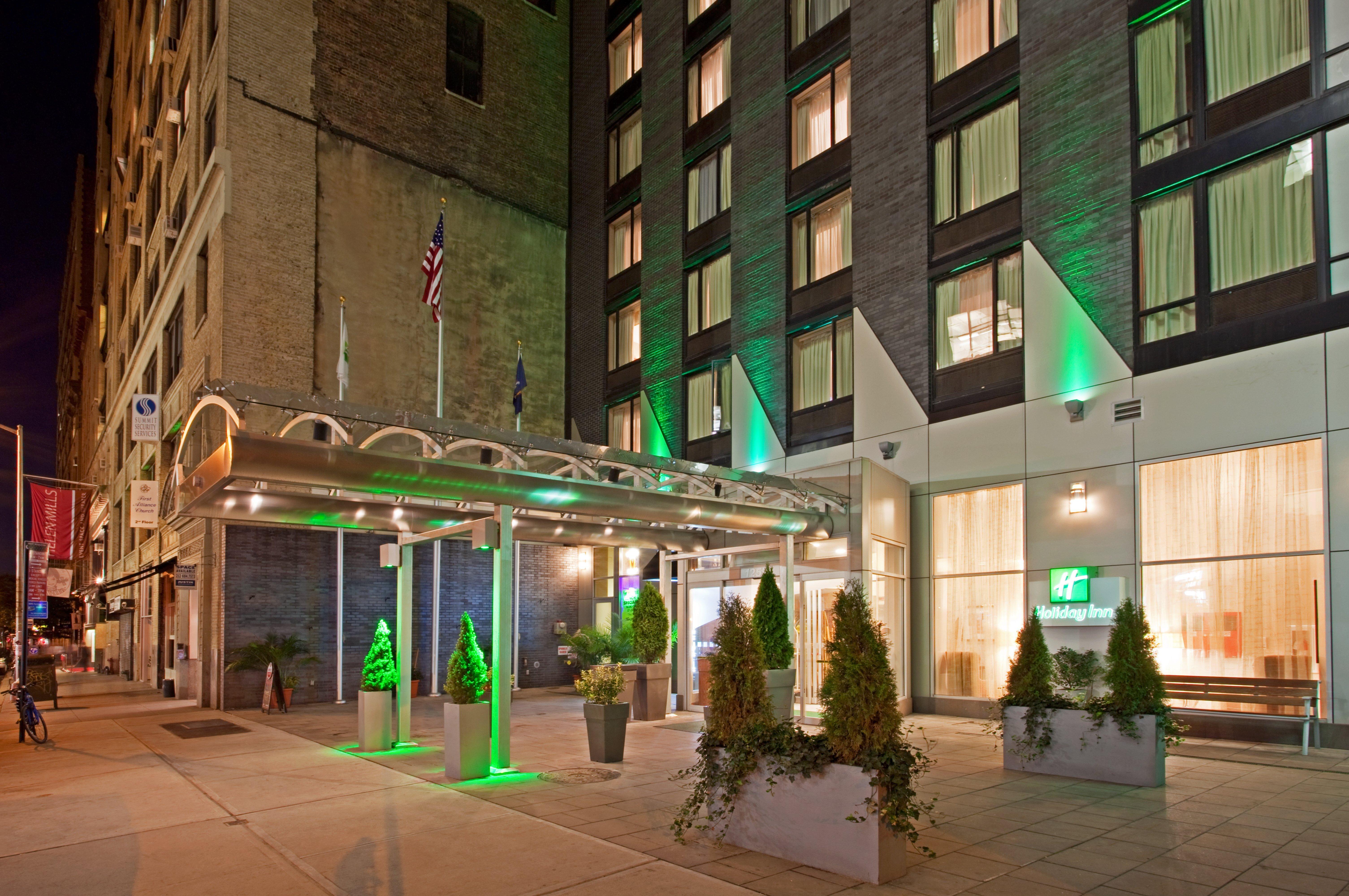 Holiday Inn Manhattan 6Th Ave - Chelsea, An Ihg Hotel New York Exterior photo